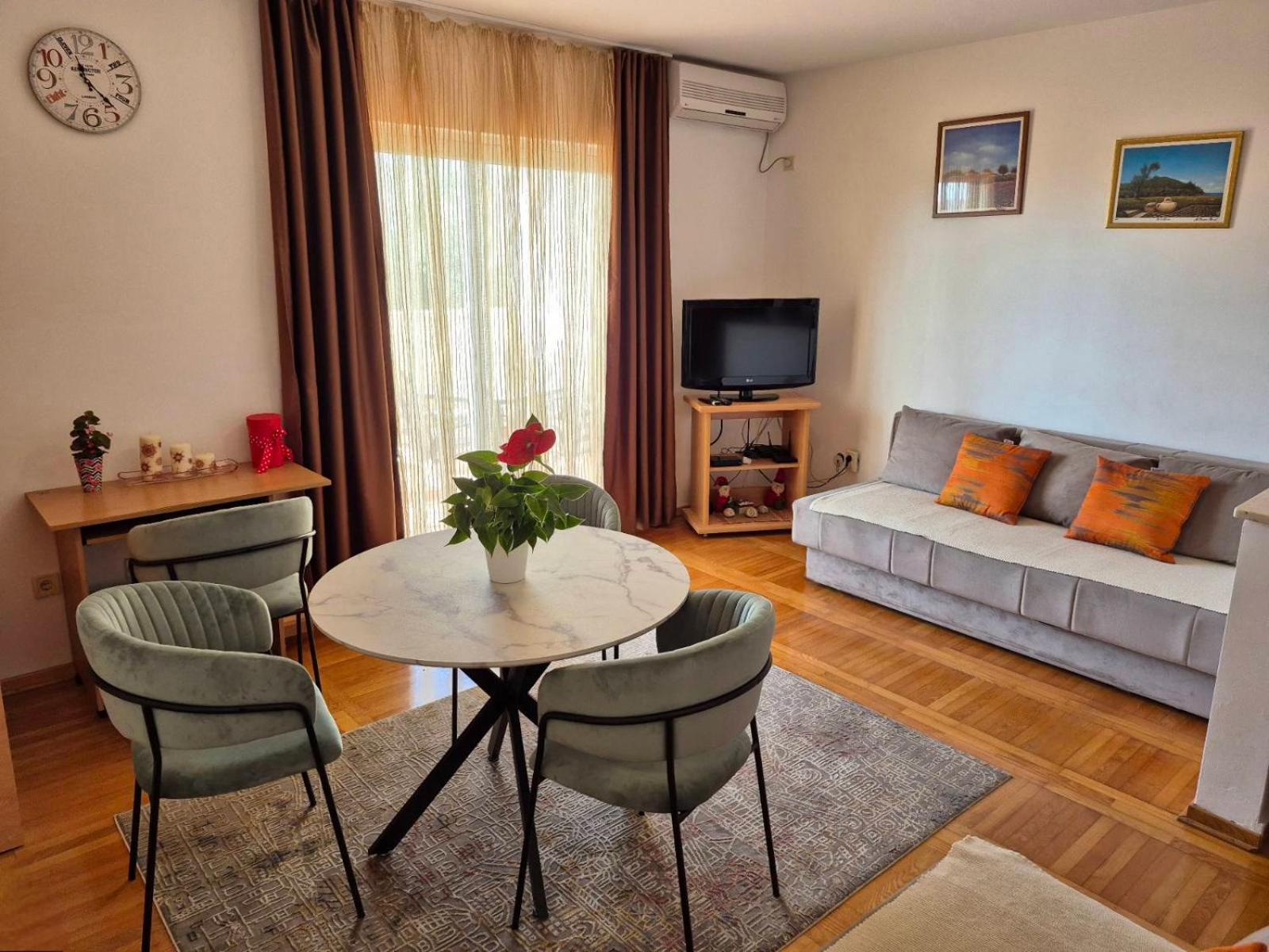 One Bedroom Apartment Ljilja Sveti Stefan Eksteriør billede
